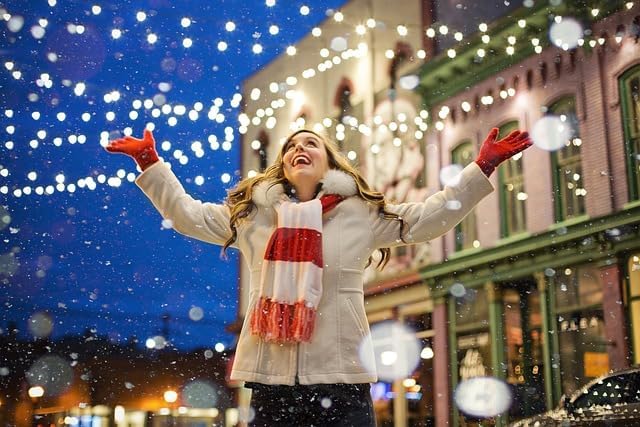 Outdoor String Lights, 1000 LED 108Ft Christmas Light with Remote, 8 Lighting Modes, Powered Plug for Wedding Party Garden Tree Yard Indoor Decorations(328 Ft | White, 328 Ft)