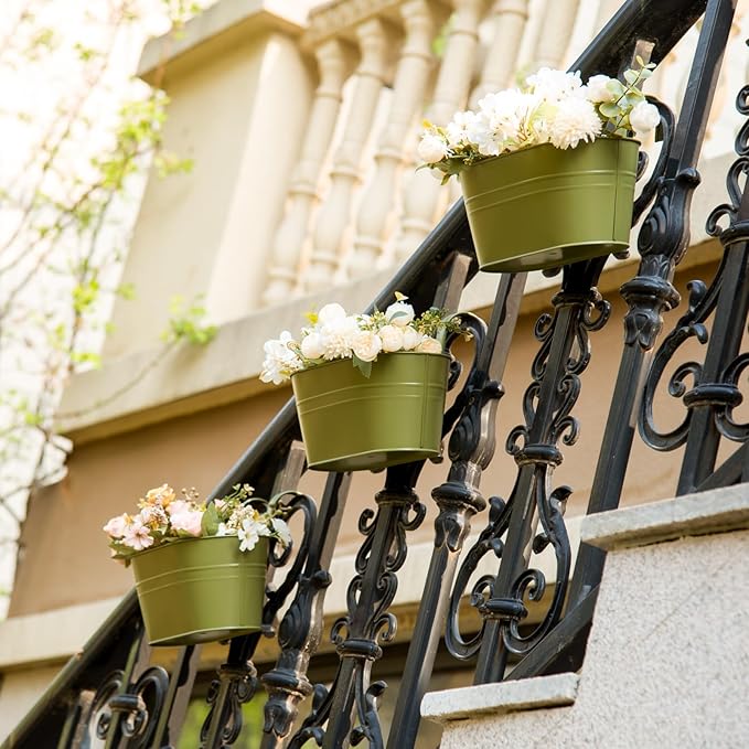 3 Pack Metal Hanging Flower Pots for Railing Fence，Outdoor Balcony Rail Planter with Detachable Hooks Drainage Holes for Deck Garden Home Decor Green