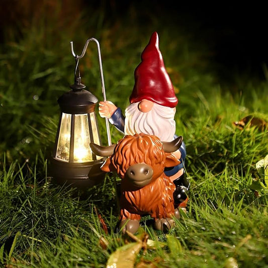 Garden Gnomes Outdoor, Highland Cow Decor, Gnomes Cow Decor for Outside, Gnomes Decorations for Yard, Gnome Garden Decor with Solar Lights, Outdoor Solar Garden Statues, Gnomes Gifts(Red Hat)