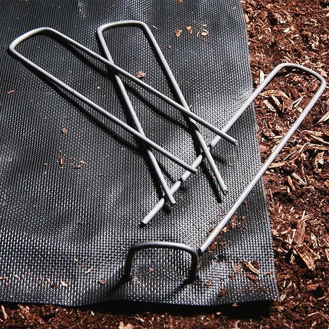 50 PCS Garden Landscape Stakes Staples and Gasket, Thick Heavy Duty Yard Ground Pin for Weed Barrier SodFabric for Weed Barrier Irrigation Tubing Garden Decor, Securing Lawn Fabric, Weed Barrier