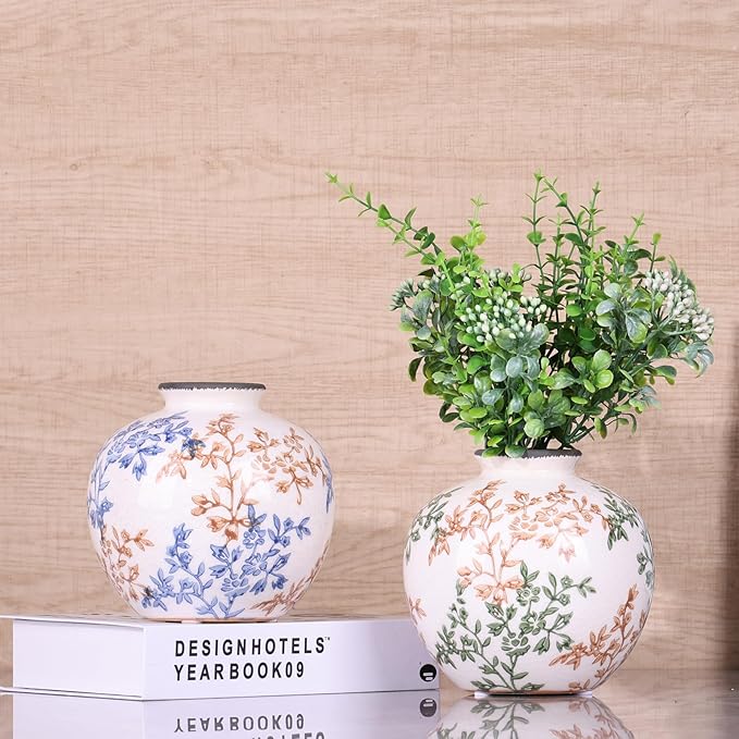 Blue-and-White Vintage Round vase, Chinese-Style Porcelain Blue vase, Suitable for Home Decor, Living Room Coffee Table, Office, Rustic Farmhouse Dining Table Centerpiece, and Tabletop Decoration.