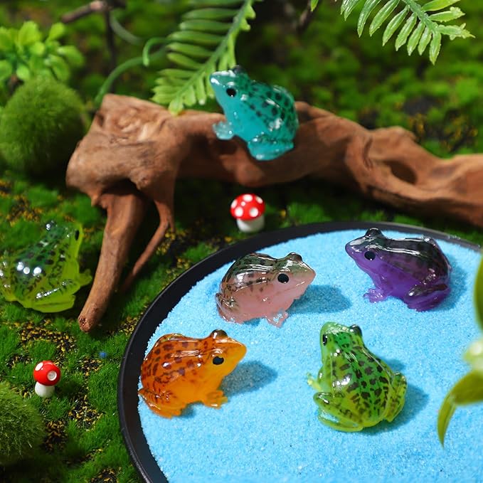 Barydat 40 Pcs Miniature Frog Figurines Luminous Mini Resin Frog Figures Model Garden Decor DIY Terrarium Craft Ornament Accessories for Moss Landscape Decoration (1.38 x 1.18 Inch)