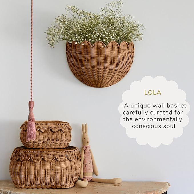 BEBE BASK Scalloped Wicker Hanging Basket - The Original Wicker Wall Decor - Hand Woven Wall Basket - Home Décor Wall Hanging Basket - Wall Storage Basket for Nursery, Living Room and Bathroom (Mocca)