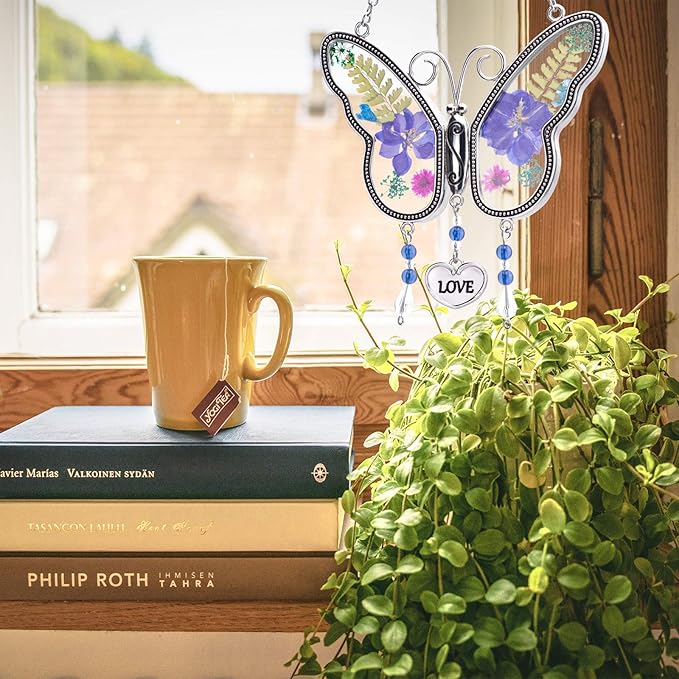 Laraine Butterfly Suncatcher with Pressed Flower Wings Mom Mother's Day Butterfly Glass Wind Chime Ornament Charm with Metal Heart Gifts for Mom Grandma Aunt Birthday (Purple Love (with Free Hook))