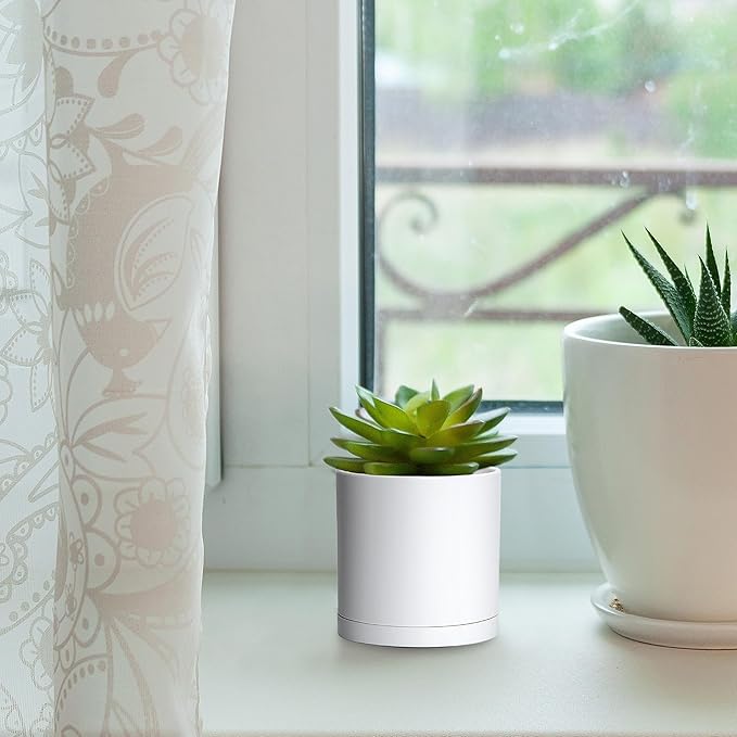 D'vine Dev 18 Pack 2.5 Inch Mini Plastic Plant Pots, Small Garden Planters for Plant with Drainage Holes and Saucers, White Color, 74-Z-B-5