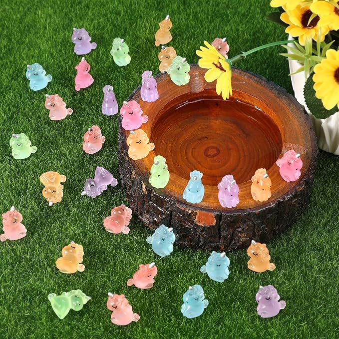 100 PCS Mini Resin Unicorn Luminous Tiny Unicorn Miniature Figurines Glow in The Dark Mini Resin Animals Suitable for DIY Cake Ornaments Crafts Moss Landscape Decoration